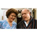 Keeping Up Appearances Collector's Edition [DVD][10 - Discs] (Comedy, Family, British TV Series, Compatible with All DVD Players)